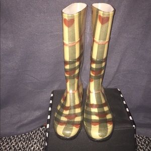Burberry heart womens rain boots !